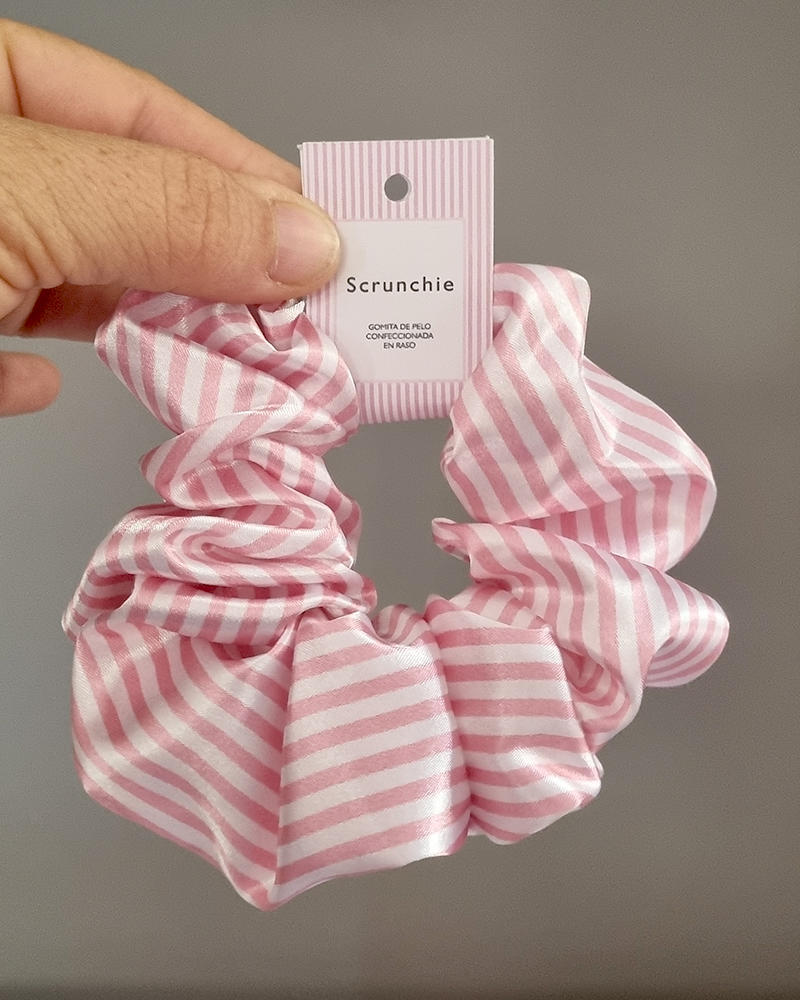 Scrunchie 06