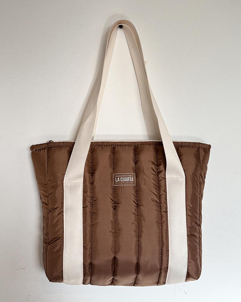 SET BOLSO+NECESER  PUFFER BRUJA - CHOCOLATE